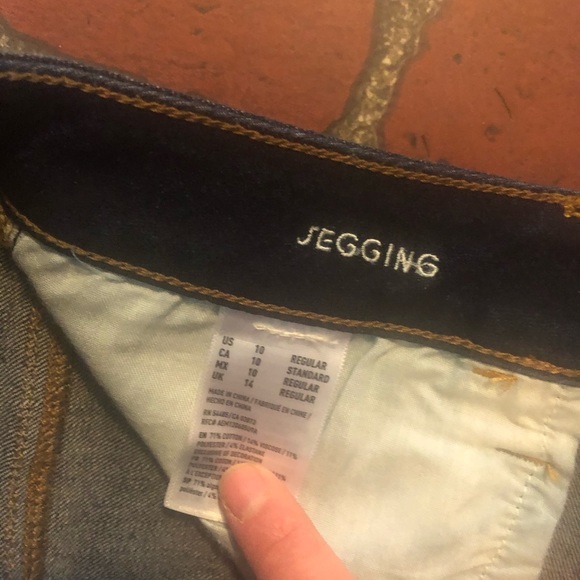 American Eagle destroyed jegging - Picture 4 of 4
